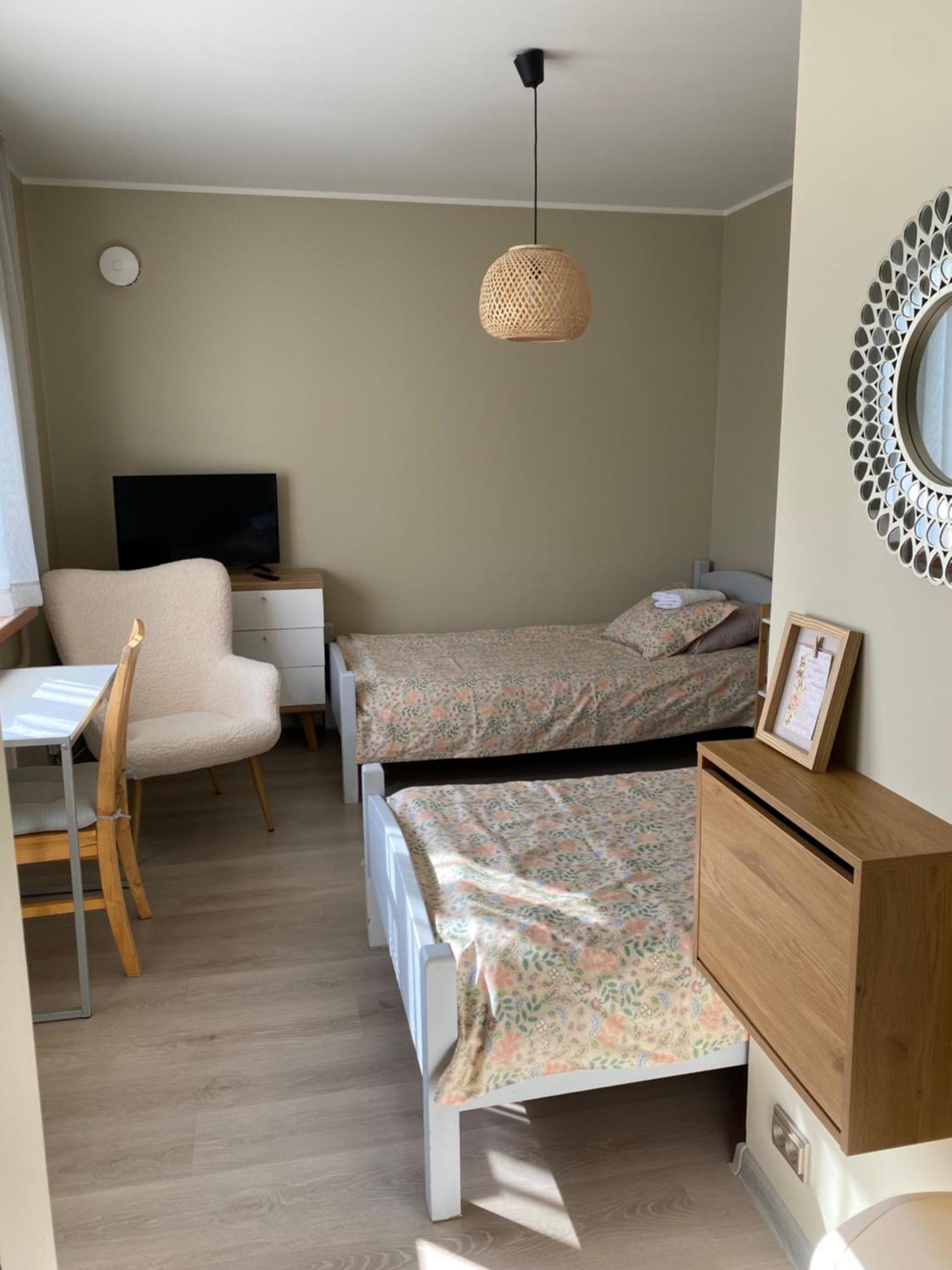 Ohtu Poik 4 City Center Apartment Pärnu Exteriör bild